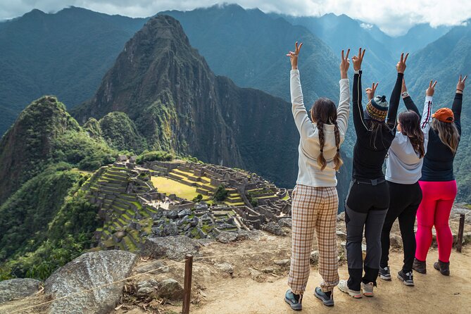 Inca Trail 4 Day Adventure to Machu Picchu with Panoramic Train - Guides, pacing, and group size