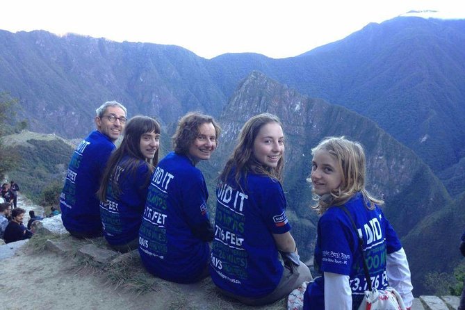 Inca Trail to Machu Picchu 4 Days - Small Group / Reservations 2026 - Group size, guide service, and preparation