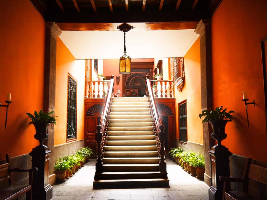 La casa de Aliaga, an alive colonial jewel at Lima center. - Who should book this Lima experience?