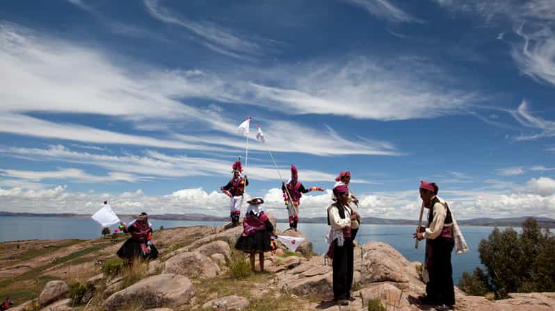 Lake Titicaca 2-Day Tour to Uros, Amantani and Taquile - Day two: Taquile and its woven traditions
