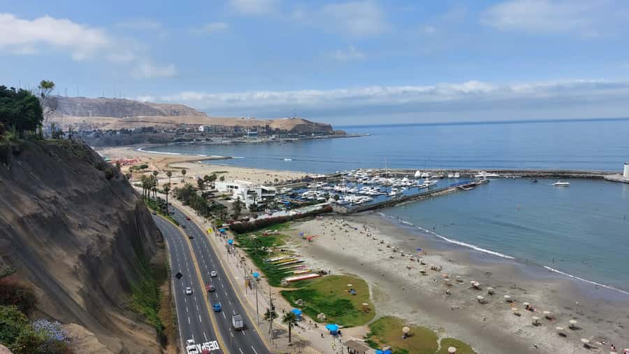 Lima Bike Tour: La Costa Verde & Jesus Statue in Chorrillos - A smart way to see southern Lima by bicycle
