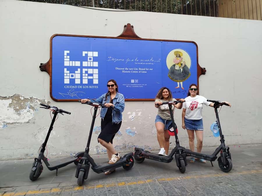 Lima Bike Tour: La Costa Verde & Jesus Statue in Chorrillos - Kennedy Park and the Miraflores starting stretch