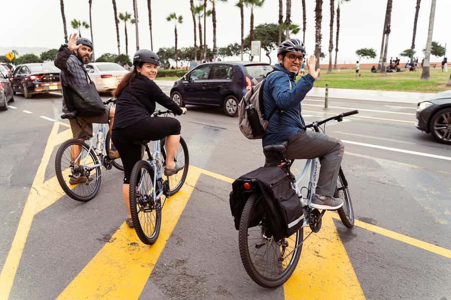 Lima: City biking - El Olivar Park and San Isidro’s quieter side