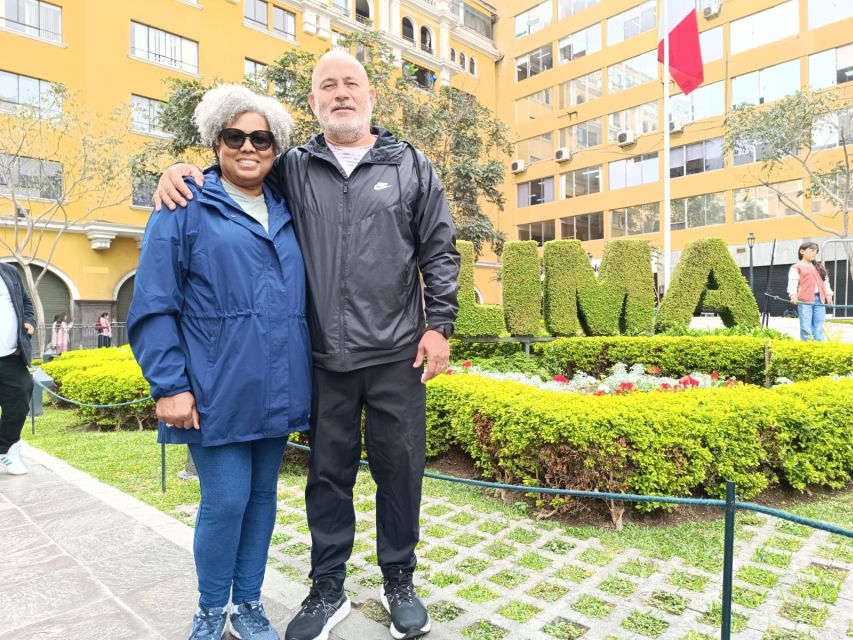Lima: City Highlights Walking Tour & Catacombs - Plaza Mayor and the buildings around it