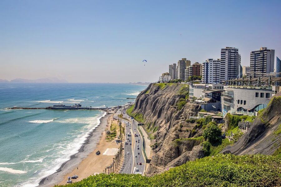 Lima: City Sightseeing Panoramic Bus Tour - Miraflores pairs green parks with the Pacific
