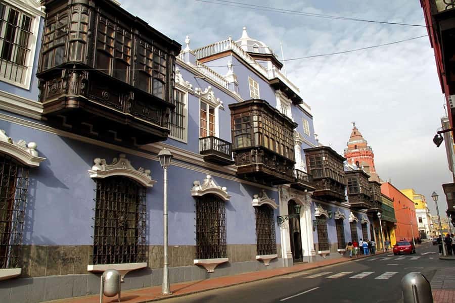 Lima : City Tour by Panoramic Bus - Walking & Catacombs - San Isidro and Parque de la Reserva