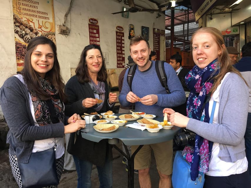Lima: Food Tour on Local Market - Chinitos for pan con chicharrón and emoliente