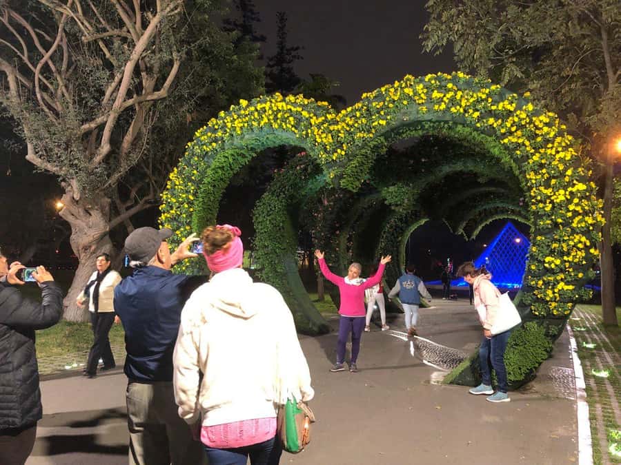 Lima Full-Day Main Attractions Tour - Barranco lunch and the Bridge of Sighs