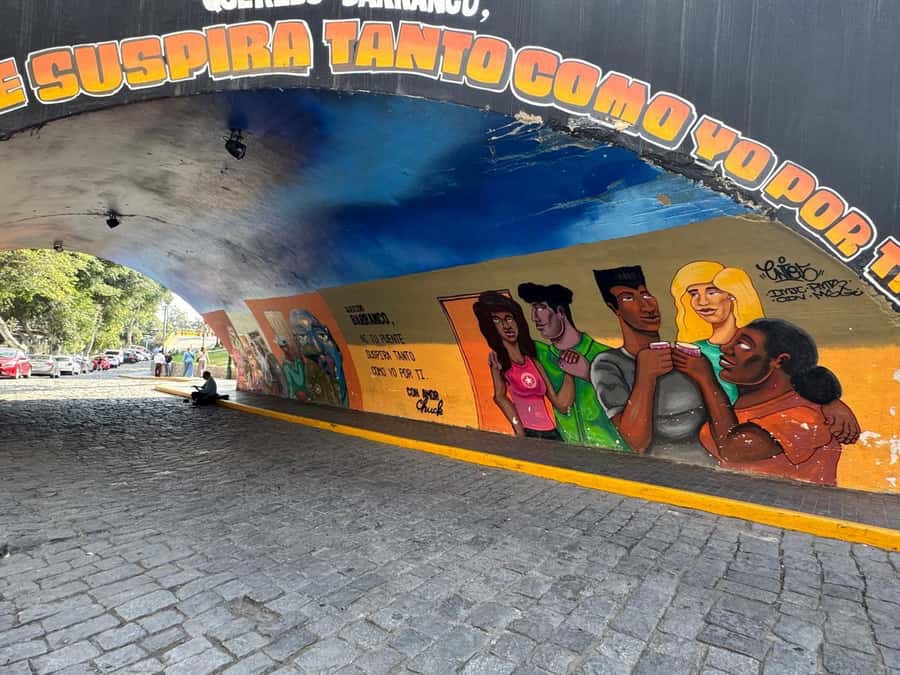 Lima Full-Day Main Attractions Tour - Transport, guides, and group size