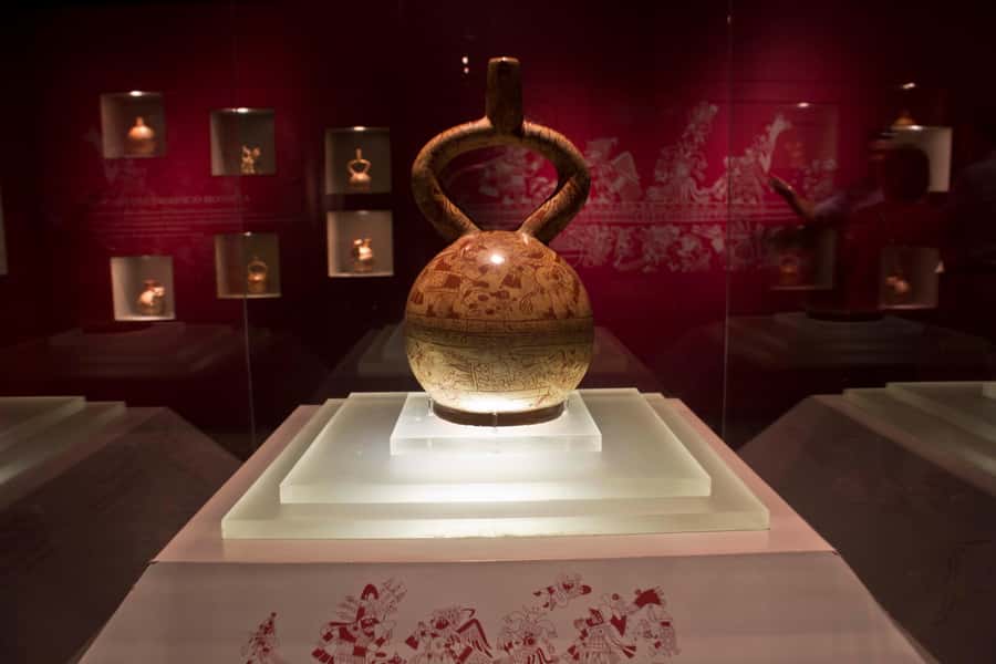 Lima: Half-Day Private Lima City Tour and Larco Museum - The Main Square and Lima Cathedral