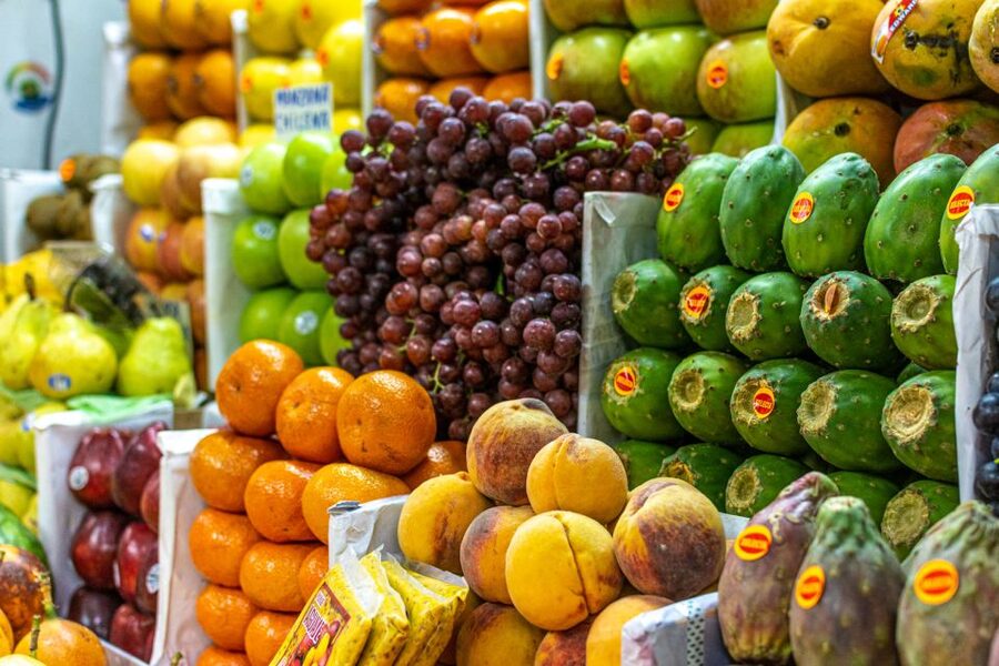 Lima: Historic Center Street Food, Market, and Eateries Tour - Chinatown and the Peruvian side of chifa
