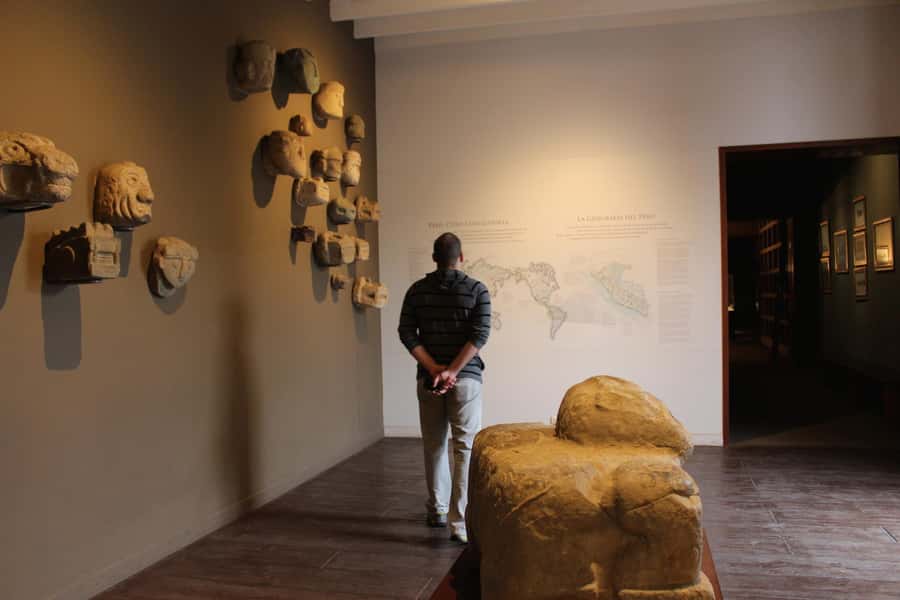 Lima: Huaca Ruins and Larco Museum at Night with Dinner - Key points at a glance