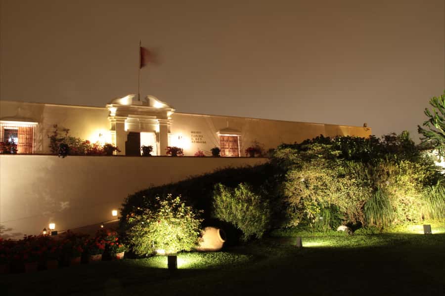 Lima: Huaca Ruins and Larco Museum at Night with Dinner - Three huacas before the museum