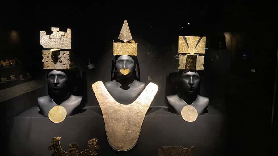 Lima: Huaca Ruins and Larco Museum at Night with Dinner - Who should book this Lima evening?
