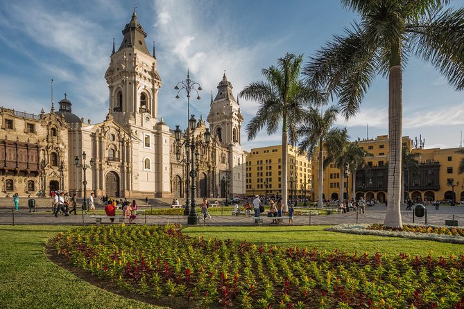 Lima in a Day: City Sightseeing Tour, Larco Museum and Magic Water Circuit - The Magic Water Circuit after dark
