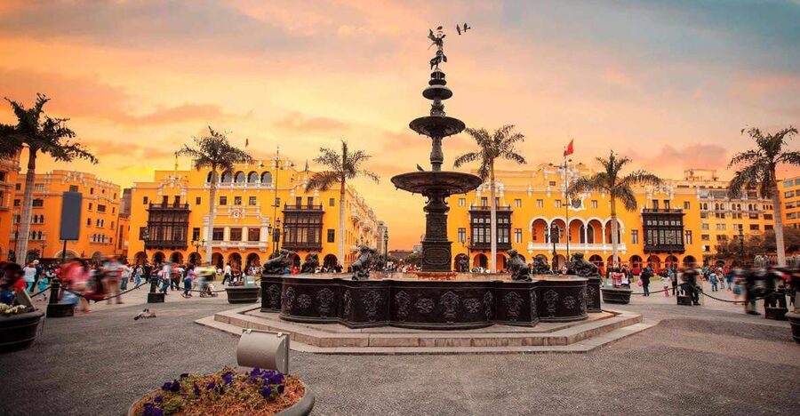 Lima: Incredible City tour half day - Walking through Lima’s Plaza Mayor
