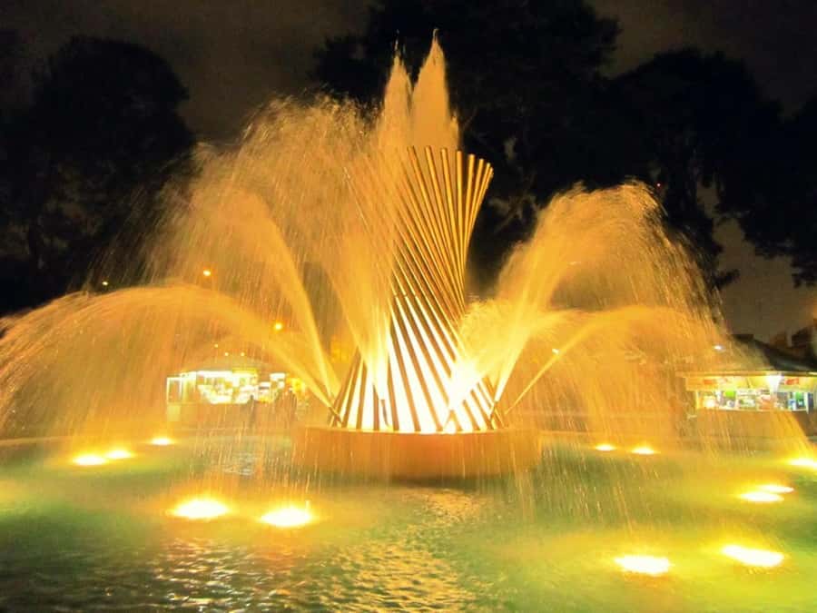 Lima: Magic Water Circuit with Dinner - Who will enjoy this evening most