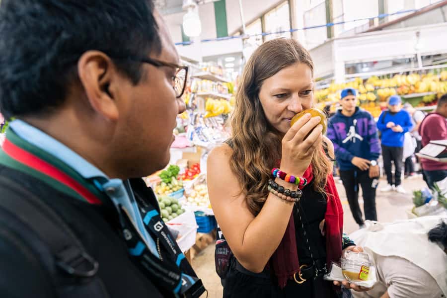 Lima: Miraflores Trending Flavors Half-Day Walking Tour - Ceviche and pisco at Maraparte