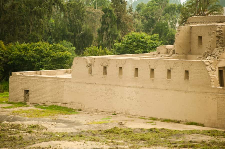 Lima: Pachacamac Ruins & Barranco Half-Day Guided Tour - The Temple of the Sun and the Pacific view