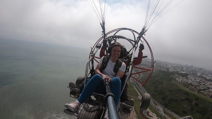 Lima: Paragliding Flight Over Costa Verde Districts - The HD video is useful, with one catch