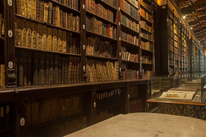 Lima's Vibrant Heritage: Exploring the City's Landmarks Half-day - Inside the Cathedral of Lima