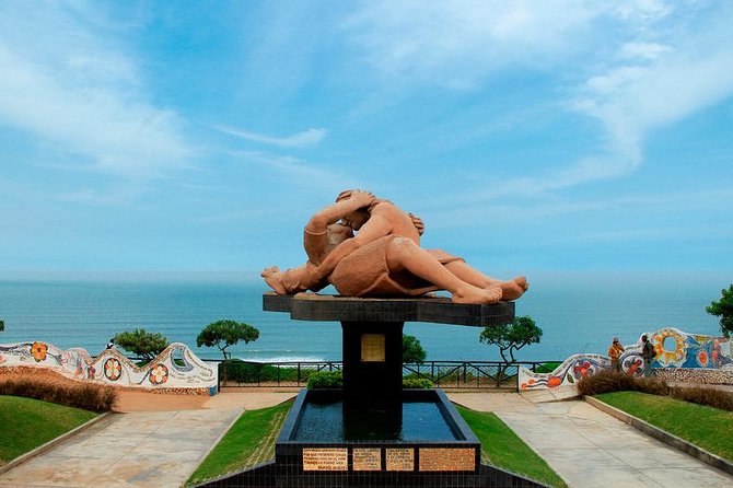 Lima's Vibrant Heritage: Exploring the City's Landmarks Half-day - Guides can make or break the history