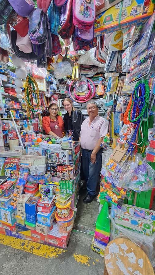 Lima: Shanty Town Exploration - Fruit, produce, and conversation at the local market