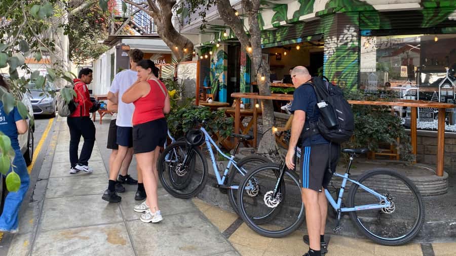 Lima: Sightseeing Bike Tour with Food and Drink Tastings - Miraflores, the Malecón, and Lima’s famous viewpoints
