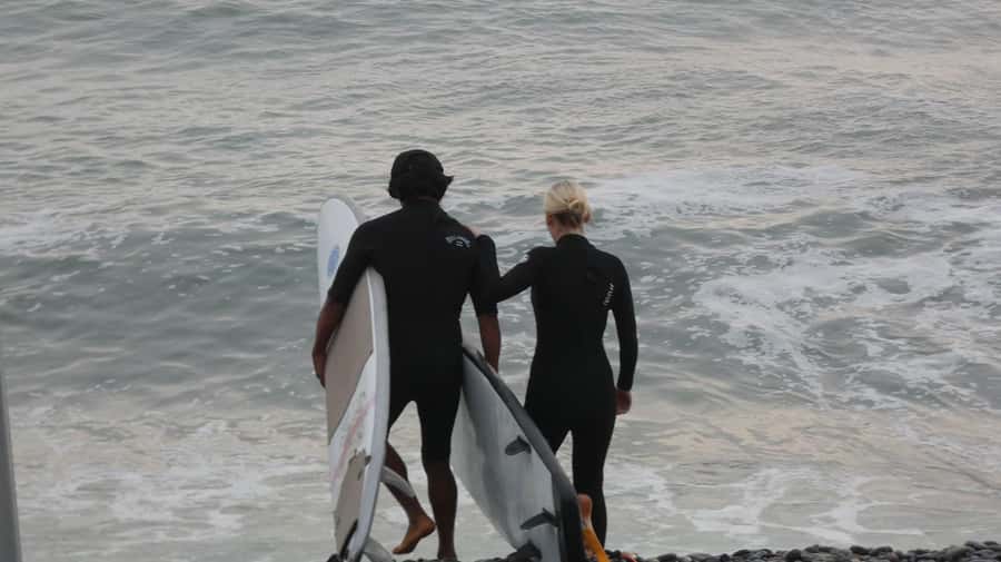 Lima: Surf Class with Equipment and Instructor - What the instructors add to the experience