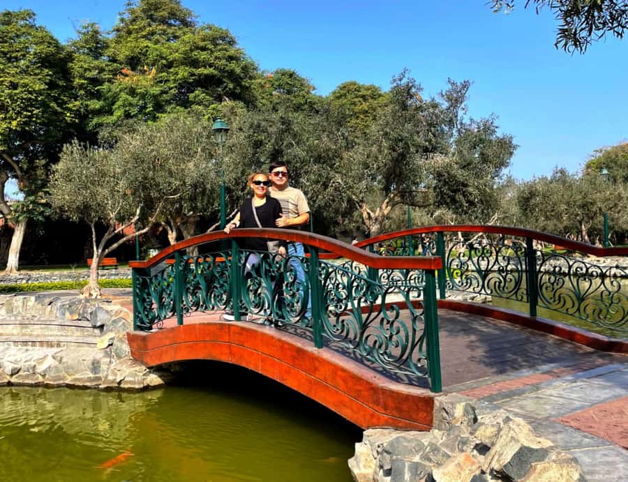 Lima: Tour in Miraflores, San Isidro, Barranco & Chorrillos - El Olivar: quiet San Isidro begins the morning