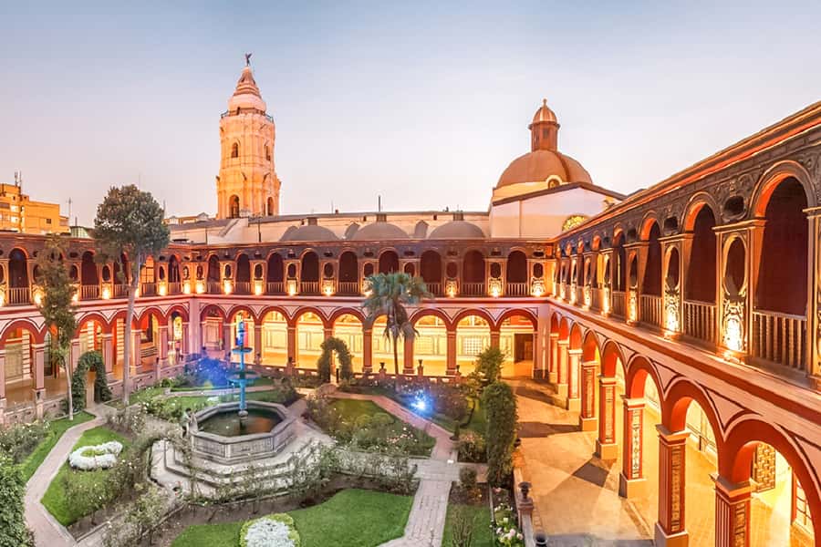 Lima: Water Magic Circuit, Downtown and Catacombs Night Tour - Should you book the Water Magic Circuit, Downtown and Catacombs Night Tour?