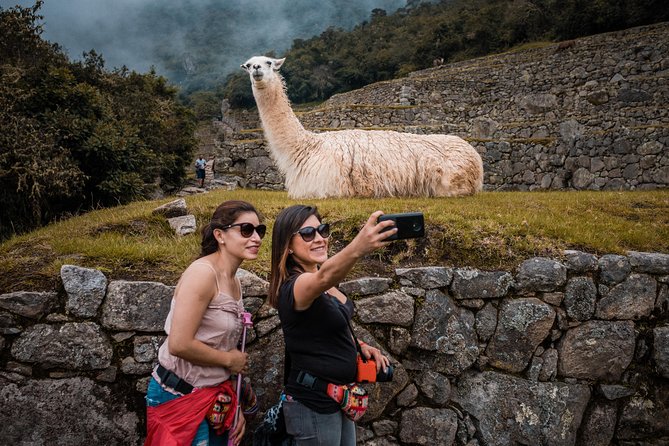 Machu Picchu Day Trip from Cusco - Early pickup and the first handoff