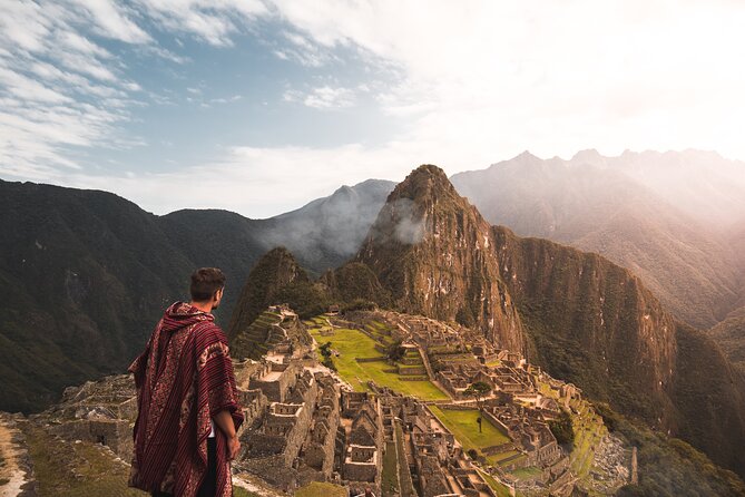 Machu Picchu Mystical Tour Cusco - Peru - The early walk up to Machu Picchu