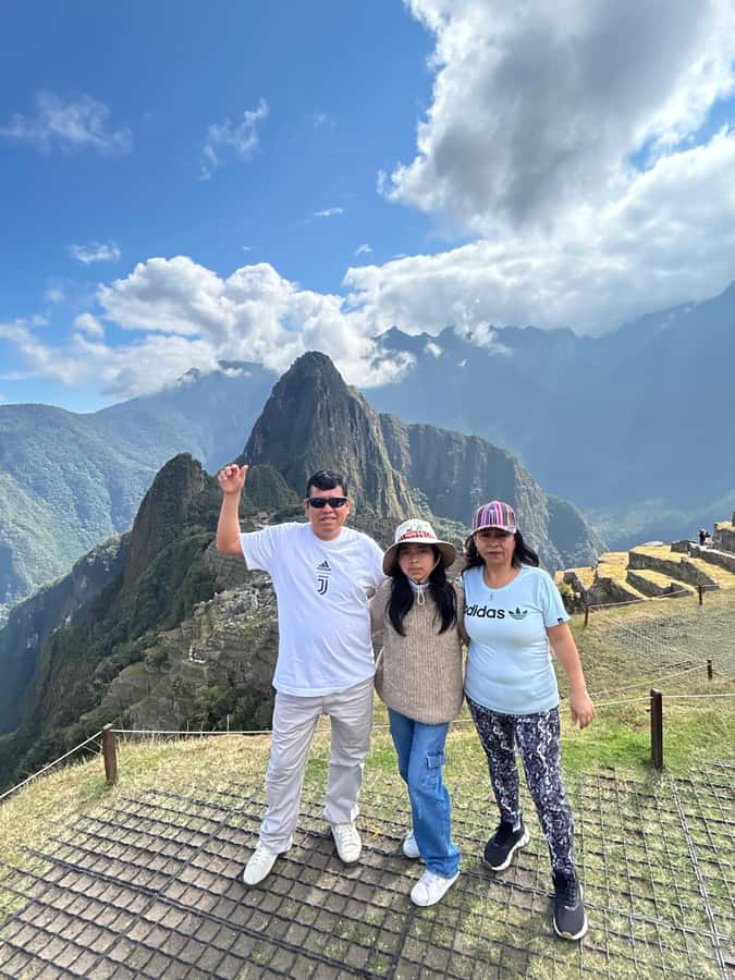 Machu Picchu: Private Tour Guide Service for up to 15 people - A private visit built around your ticket