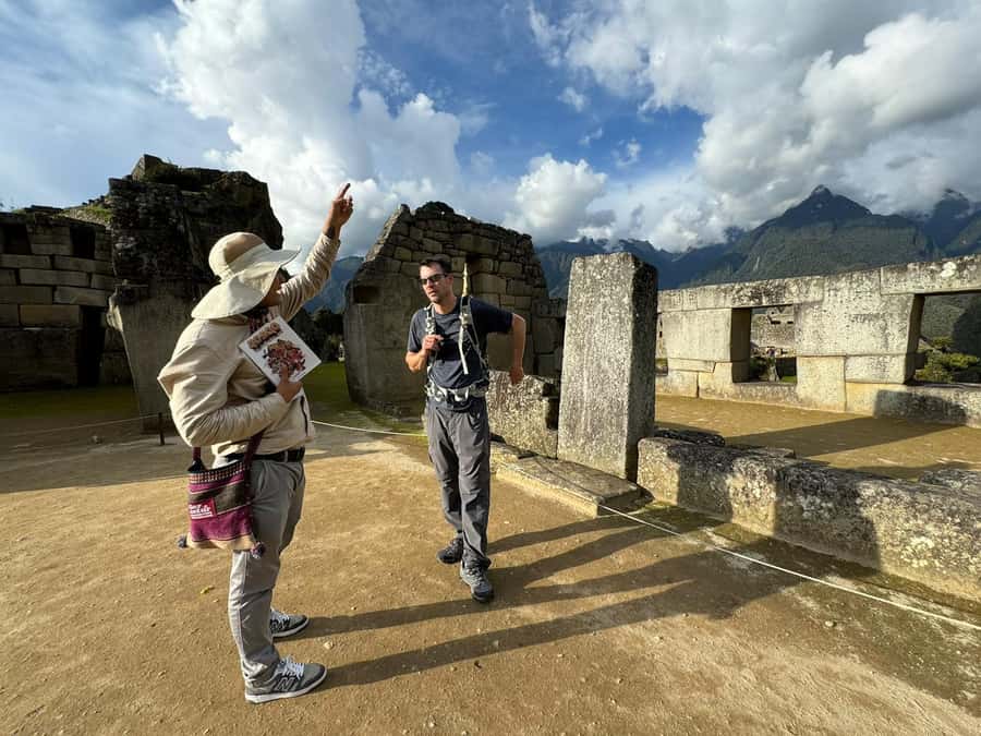Machu Picchu: Tour Guide Service & Entrance Ticket Circuit-2 - A guided walk through Inca stonework and beliefs