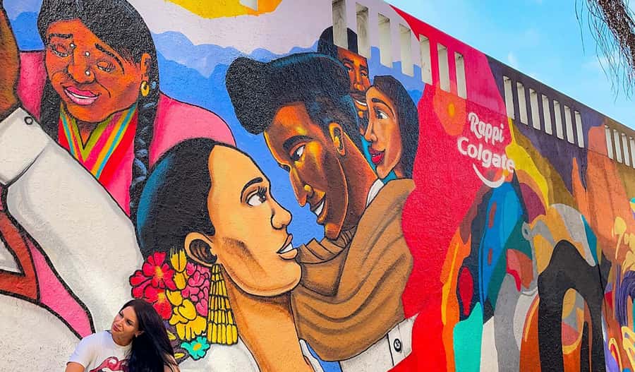Miraflores & Barranco: Lima’s Modern and Bohemian Tour - Larcomar brings shopping, food, and a practical break