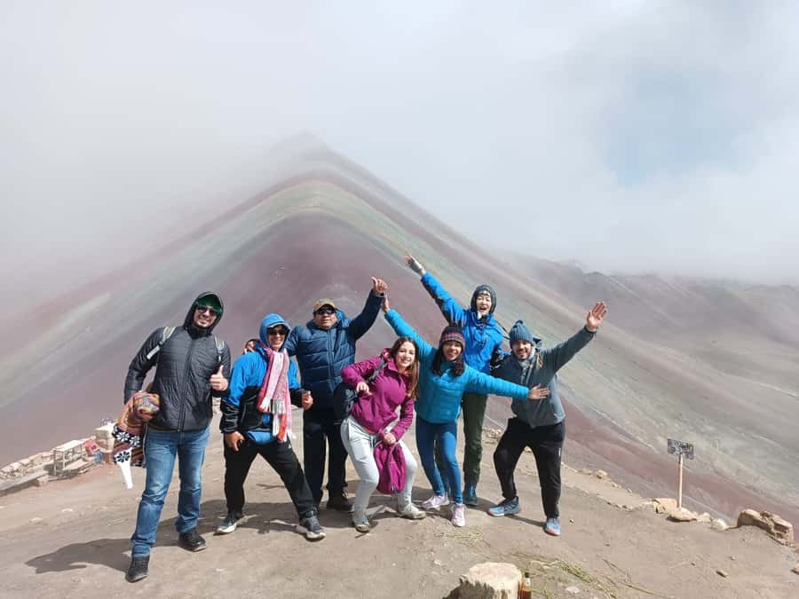 Montaña de Colores: tour en cuatrimotos día completo - Altitude, cold, and physical demands
