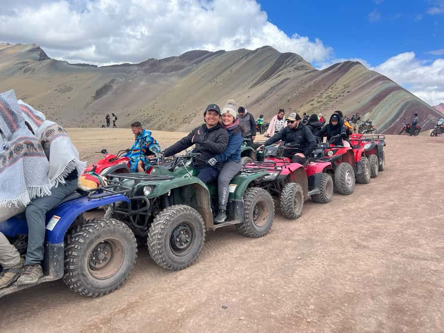 Montaña de Colores: tour en cuatrimotos día completo - The 30-minute ride to the Mountain of Colors
