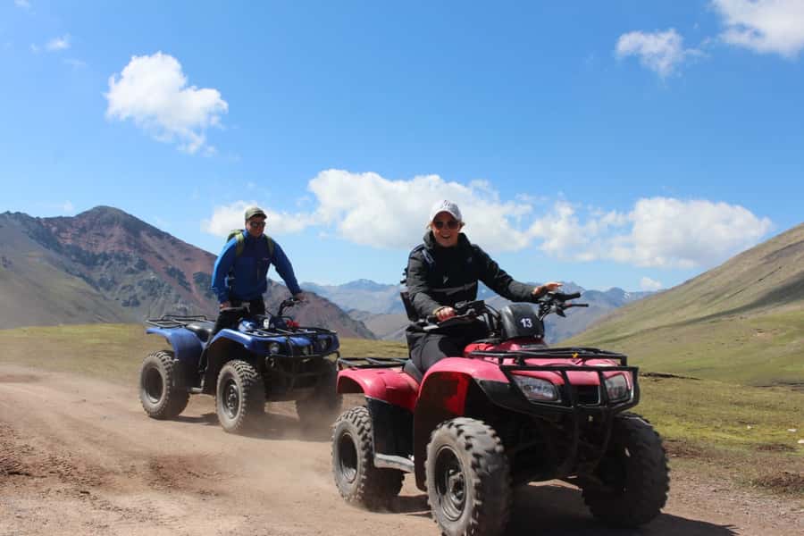 Montaña de Colores: tour en cuatrimotos día completo - Forty minutes at the colored mountain