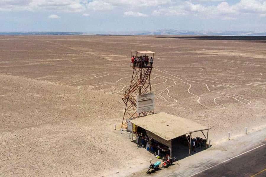 Nazca: Maria Reiche Museum and Nazca Lines Viewpoint Tour - The nearby hill and a second angle