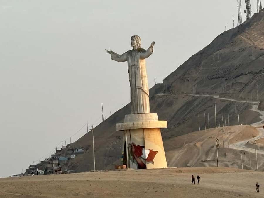 Pachacamac: Private tour of the Great Archaeological Sanctuary and Site Museum - Temples, stories, and wide views