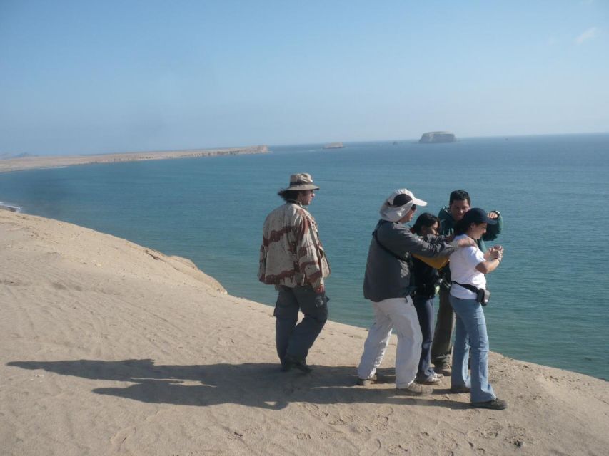 Paracas:Private Tours Paracas National Reserve all inclusive - Playa Roja, Paracas’s most unusual beach