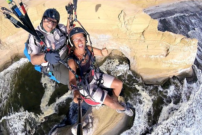 Paragliding Flight at Paracas National Reservation - Who will enjoy this most?