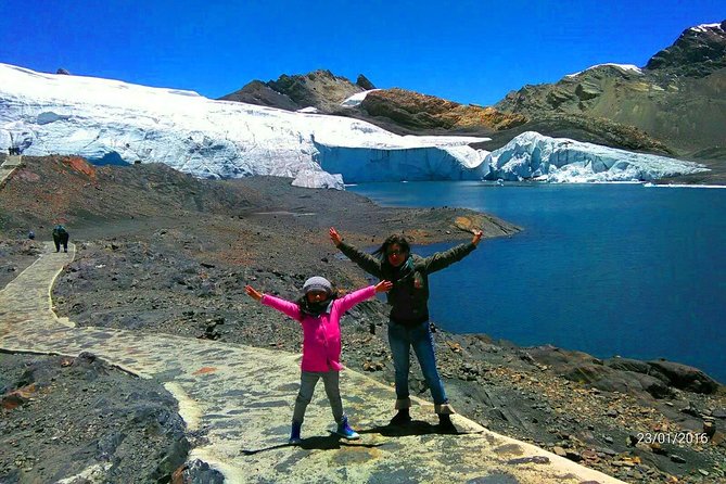 Pastoruri Glacier - Walking the final 40 minutes to Pastoruri Glacier