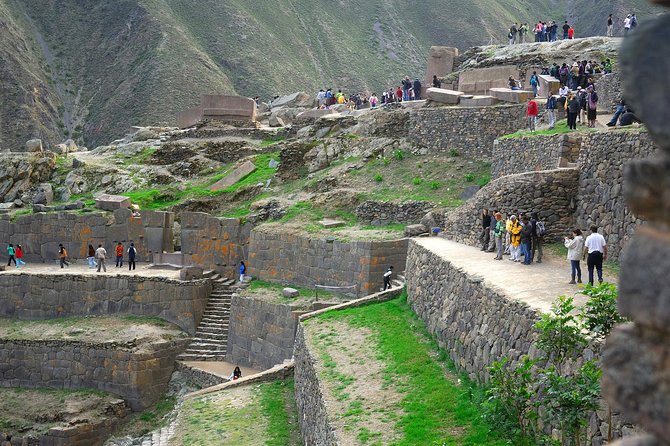 Pisac Indian Market and Ollantaytambo Fortress with Lunch - Pisac Market, where shopping meets local life