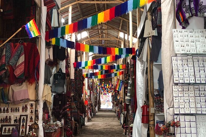 Pisac Indian Market and Ollantaytambo Fortress with Lunch - Lunch in the Sacred Valley
