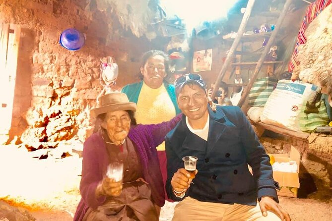 Private Ollantaytambo, Pisac Ruins Tour with Farm Visit, Gourmet Picnic Lunch - Pisac handicraft market and the ride home