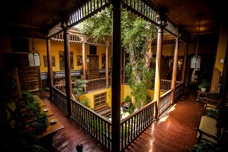 Private Tour Casa Aliaga,San Francisco Convent, Larco Museum - What a private four-hour format changes