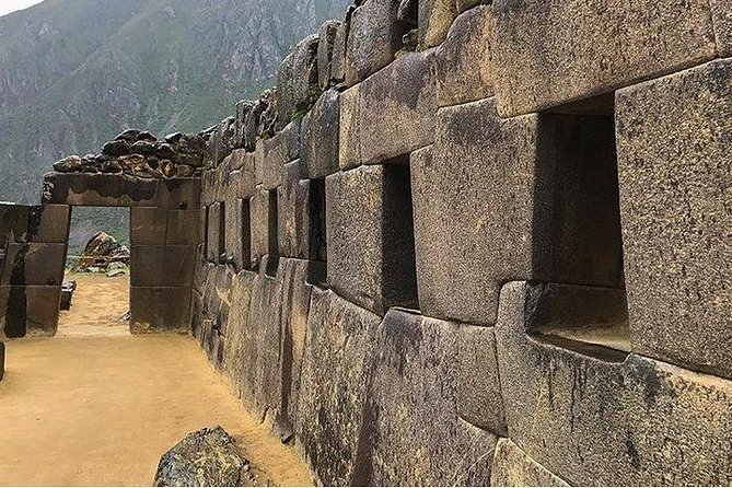Private Tour Sacred Valley, Chinchero, Maras Moray, Ollantaytambo - Moray and Salineras: two very different kinds of Inca ingenuity