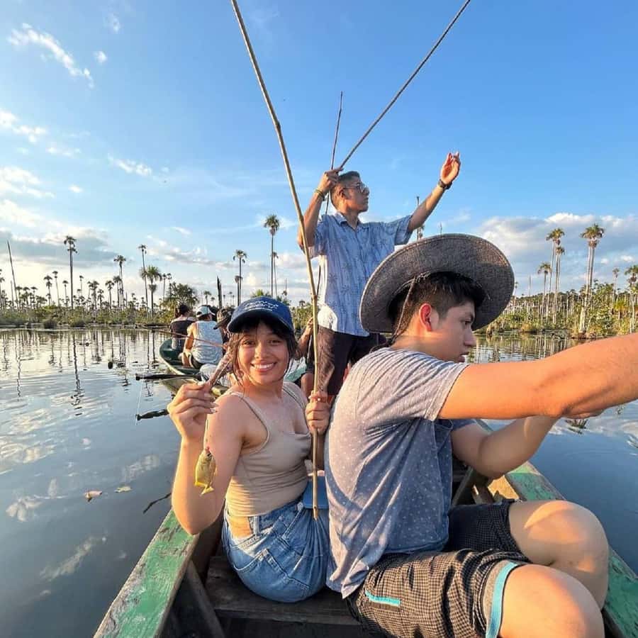 Puerto Maldonado: Lake Yacumama sunset and piranha fishing - Trying your hand at piranha fishing